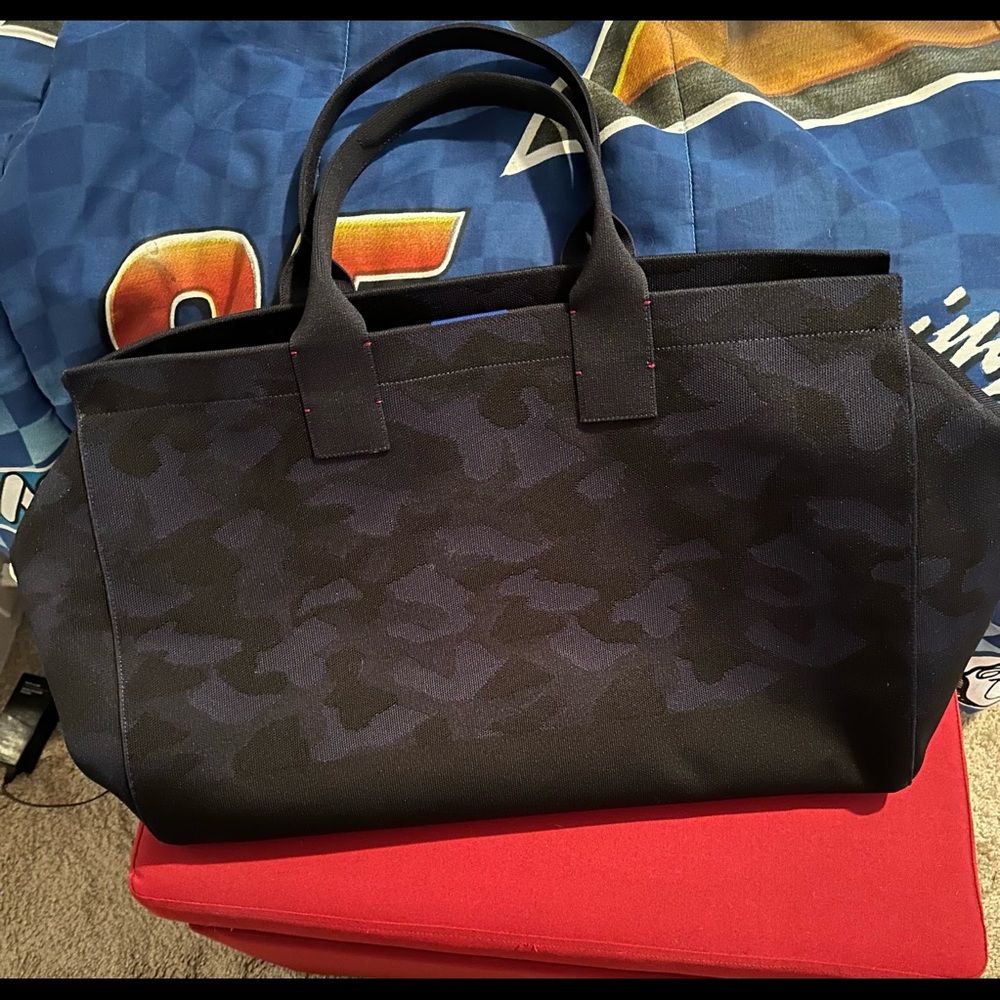 Rothys weekender
